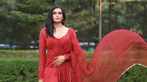 कैसा था मिस यूनिवर्स हरनाज का गाउन