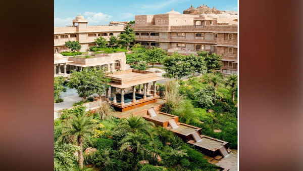 इस रिज़ार्ट में दो शाही सूइट हैं, जहां ठहरे हैं कैटरीना और विक्‍की 