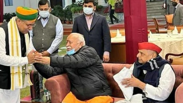 नायडू के फंक्शन में एक साथ बैठे नजर आए भागवत- मुलायम नायडू के फंक्शन में एक साथ बैठे नजर आए भागवत- मुलायम