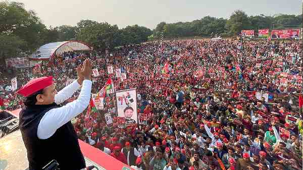 बीजेपी आगे, लेकिन सपा के वोट शेयर में बढ़त-ओपिनियन पोल