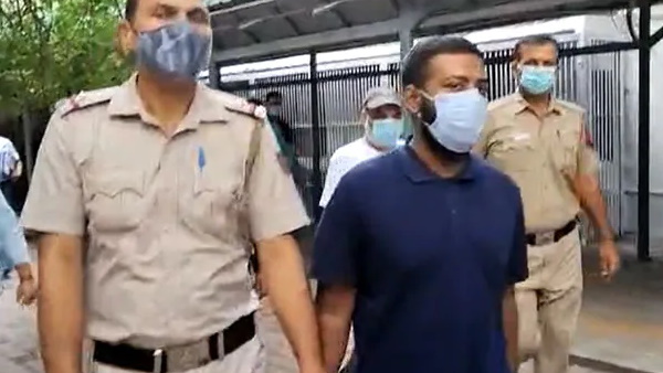 नोरा ने मुलाकात से किया इनकार