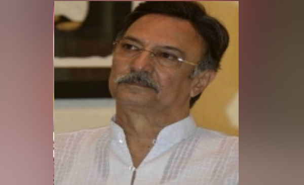 करियर की शुरुआत रेडियो शो से की 