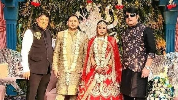  एयरहोस्टेस थीं एलेक्सिस