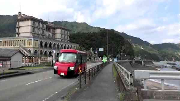 21 यात्री एकबार में कर सकते हैं सफर