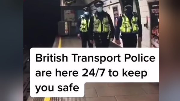 स्टेशन पर ही गिरफ्तार हुए मनचले