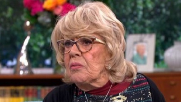 लोगों को इस बात से क्या दिक्कत है? लोगों को इस बात से क्या दिक्कत है?