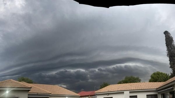 तूफान का पीछा