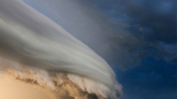 शेल्फ क्लाउड को कैमरे में किया कैद