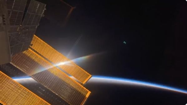 ऑनलाइन फैशन मॉल चलाते हैं मेजावा