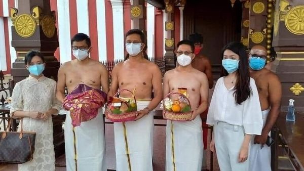 तमिल मंदिर में पूजा अर्चना तमिल मंदिर में पूजा अर्चना