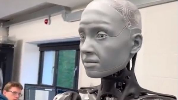 विश्व के सबसे एडवांस रोबोट होने का दावा