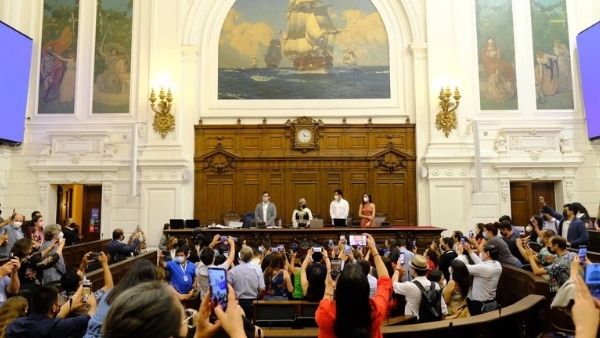 तानाशाही शासन नहीं अपनाने का वादा