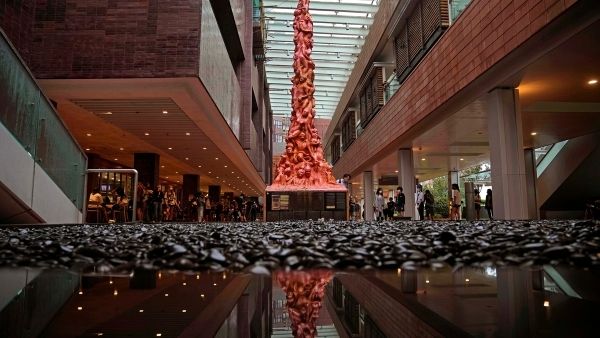 तियानमेन पर चीनी सरकार का डंडा तियानमेन पर चीनी सरकार का डंडा