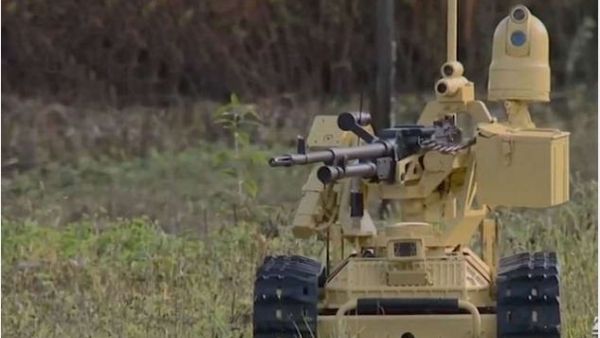 रोबोट की तैनाती कर रहा चीन