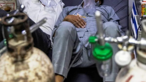 8-9 लोगों के लिए एक सिलेंडर था, खरीदने पर भी नहीं मिल रहा था ऑक्सीजन