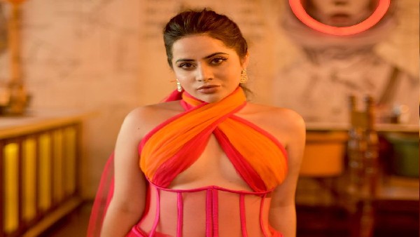 'ये ब्रा पहनती ही नहीं है'