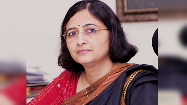 2. वीनू गुप्ता IAS 