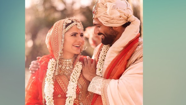 अक्षय, सारा और आलिया भी पहुंचे