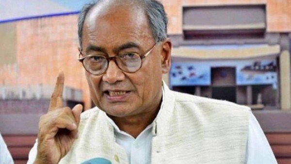 'दिग्विजय दिन रात सिर्फ हिंदुओ को बदनाम करने में लगे रहते हैं' 'दिग्विजय दिन रात सिर्फ हिंदुओ को बदनाम करने में लगे रहते हैं'