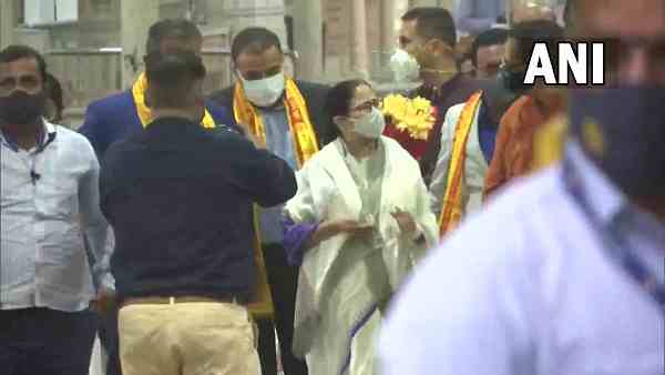 चुनावों की वजह से कृषि कानून वापस हुए-ममता