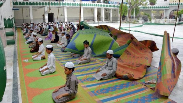 namaz offring namaz offring