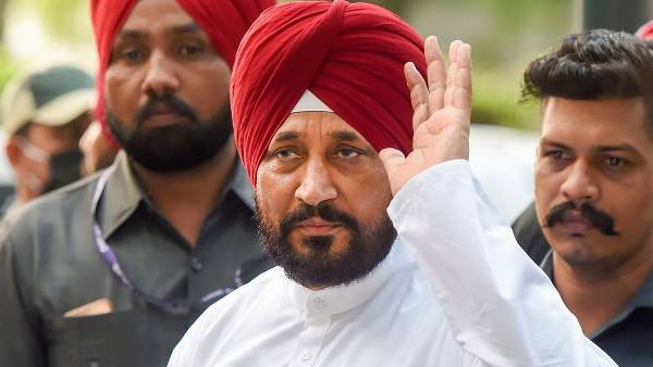 'पंजाब और पंजाबियत को नीचा दिखाने के लिए सियासत'