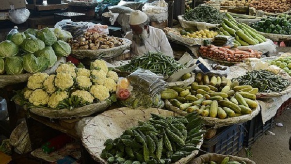  भारी कर्ज के बोझ तले दबा देश