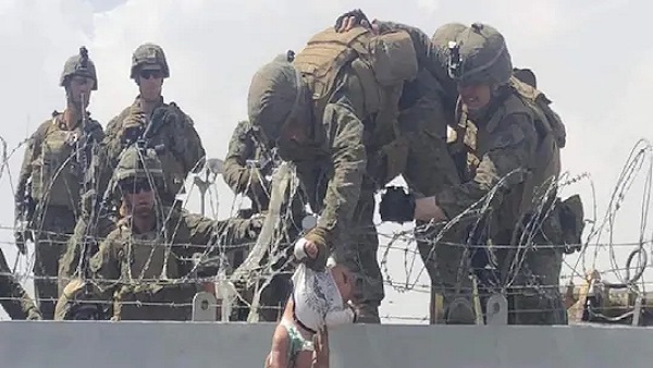  अफगानिस्तान में ही छूट गया था नवजात