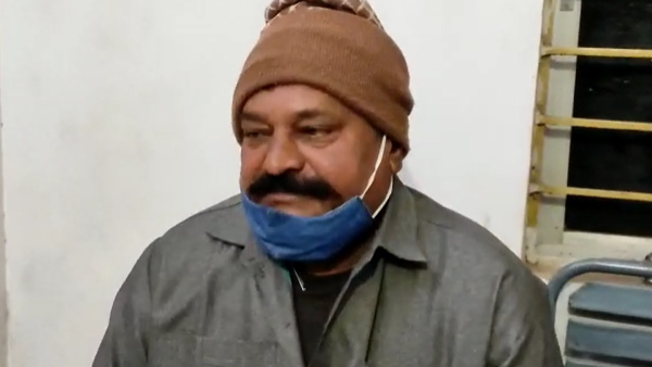 डेढ़ महीने पहले ही उसने नौकरी जॉइन की 