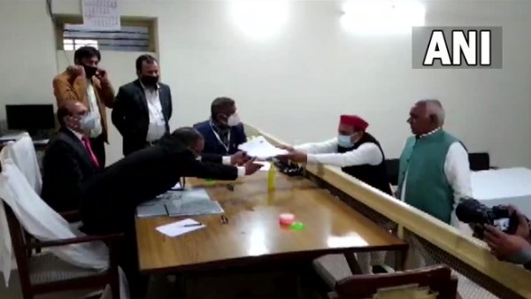 अखिलेश यादव 