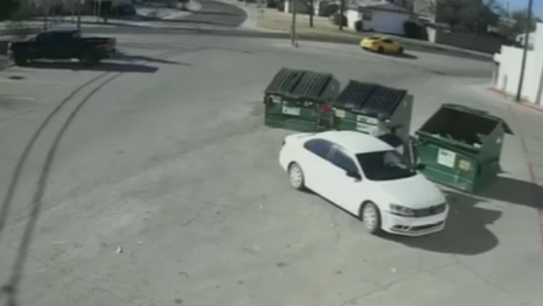 गिरफ्तार हुई बच्चे की मां