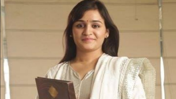 सीएम योगी की अपर्णा ने की कई बार तारीफ