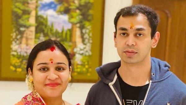 क्लासमेट थे अपर्णा और प्रतीक