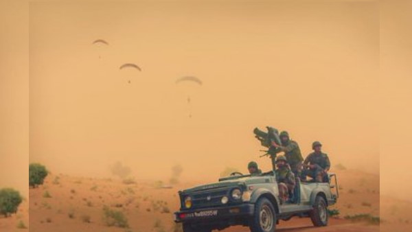 सेना ने दिखाया अपनी ताकत का नमूना