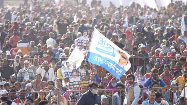 मैदानी क्षेत्रों से जुटी भीड़ मैदानी क्षेत्रों से जुटी भीड़