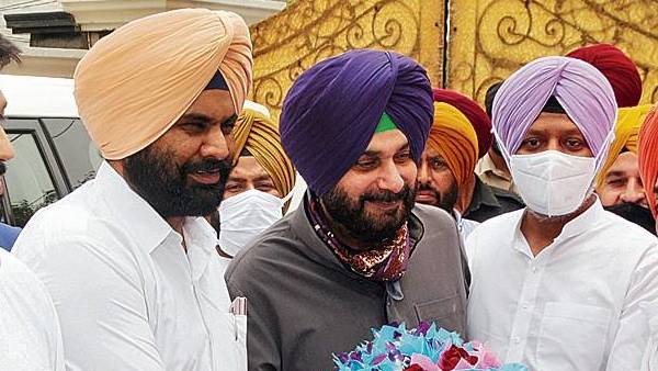 सीएम उम्मीदवार घोषित करने की मांग