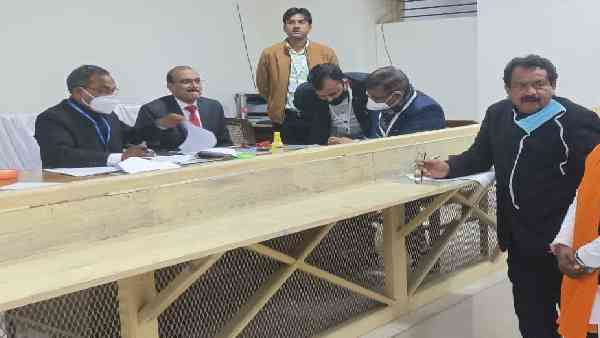 कौन हैं एसपी सिंह बघेल?