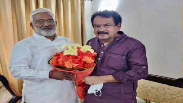 बीजेपी ने बघेल को अखिलेश के खिलाफ उतारकर चौंकाया