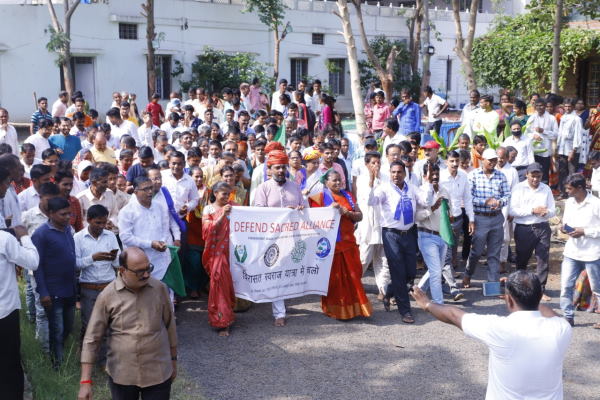 12 पंचायत समितियों में निकाली यात्रा