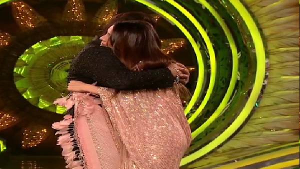 शहनाज गिल रह गईं अकेली शहनाज गिल रह गईं अकेली