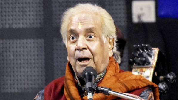 'काहे छेड़ छेड़ मोहे'