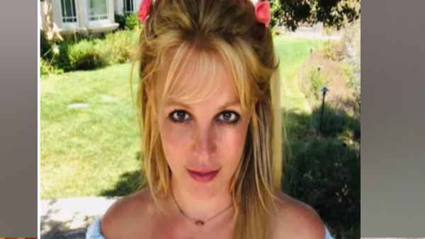 ब्रिटनी ने शेयर की दो नग्न फोटो 