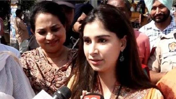 बेटी ने संभाली पिता की चुनावी कमान