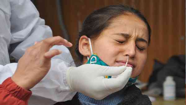 देश में ओमिक्रॉन के केस 4 हजार 461