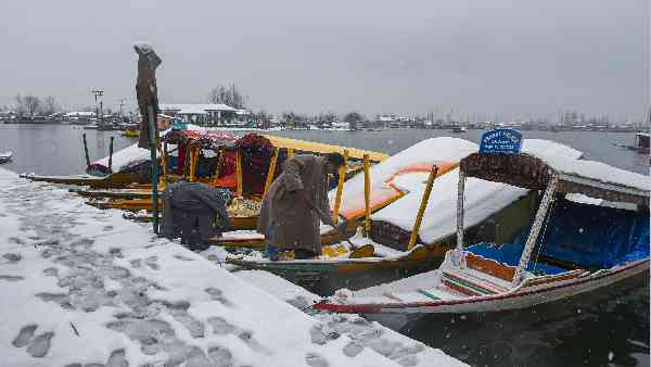 इस समय 'चिल्लाई कलां' की चपेट में है घाटी