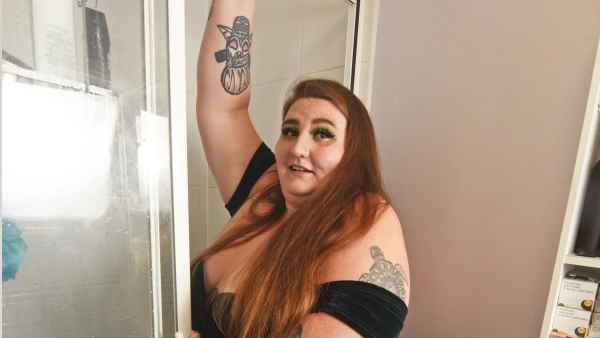 मिनटों में कमा रही हजारों रुपये 