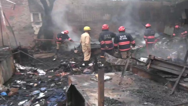 चांदनी चौक में 105 खोखों जलकर राख: दिल्ली फायर सर्विस 