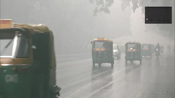 Dense fog engulfs Delhi NCR
