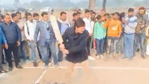 अखिलेश बोले- भाजपा का काम - अपराधी सरेआम अखिलेश बोले- भाजपा का काम - अपराधी सरेआम
