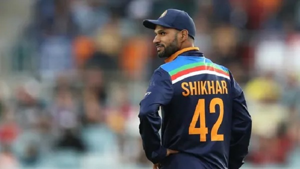 गावस्कर ने शिखर धवन की तारीफ की गावस्कर ने शिखर धवन की तारीफ की